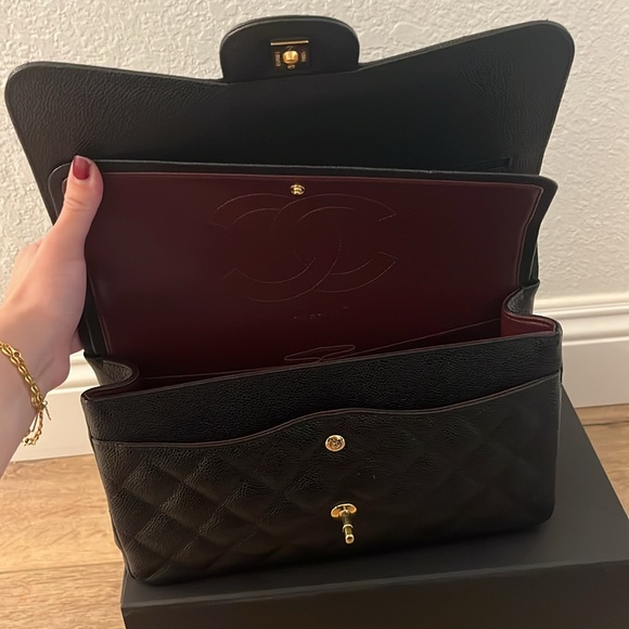 Chanel Jumbo Classic Flap - Picture 6 of 12